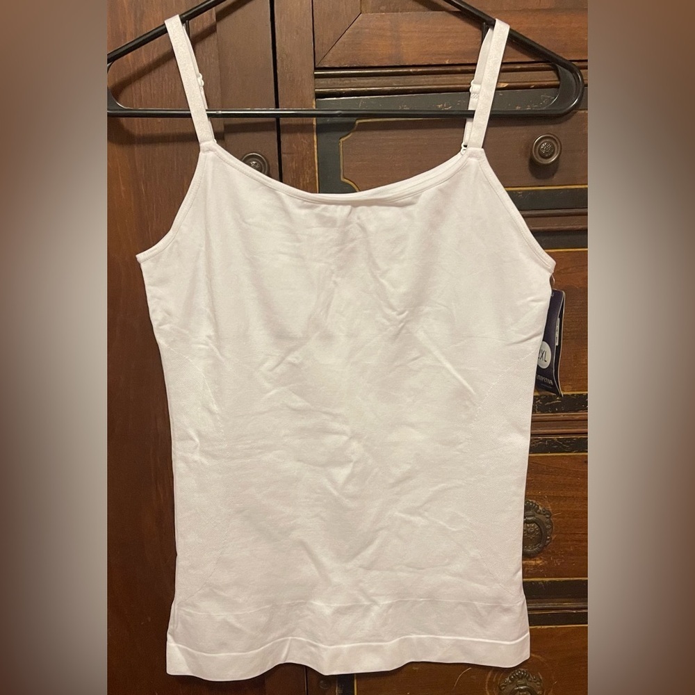 Empetua Classic Scoop Neck White Cami